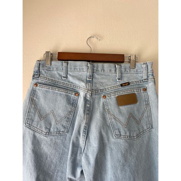 Wrangler Cowboy Cut Original Fit Light Wash Bleach Jeans - Size 31 x 32 - Picture 4 of 6